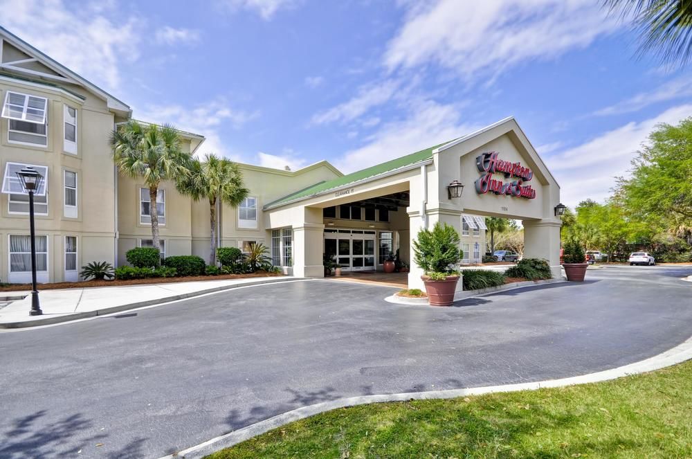 Hampton Inn & Suites Charleston/Mt Pleasant-Isle Of Palms image 1